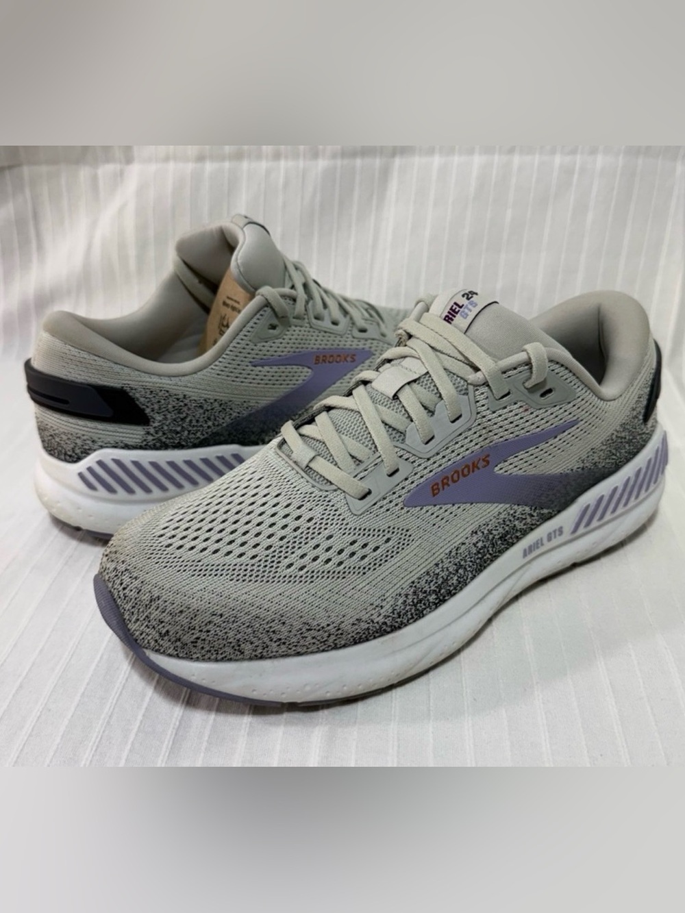 Brooks Ariel GTS 24 Women’s 11 Wide D Gray Lavender Stability Running Shoes